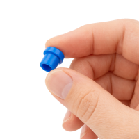 Blaue Schmiernippelkappen ohne Befestigungslasche